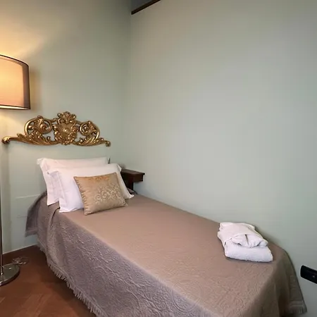 Le Dimore Della Seta - Santa Croce Apartment *